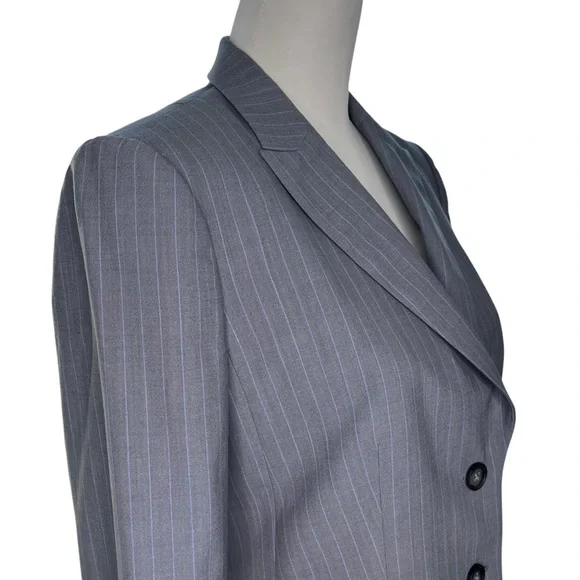 Banana Republic Women's Gray Pinstripe Blazer Size 6 - Picture 2 of 12